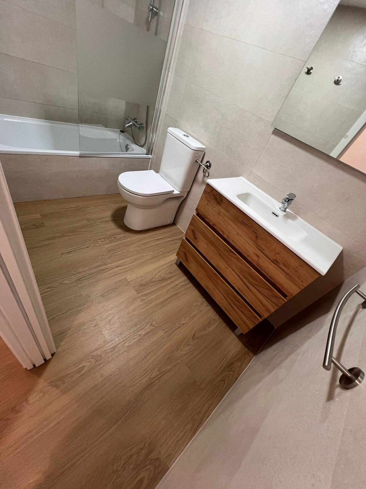 imagen de un baño reformado